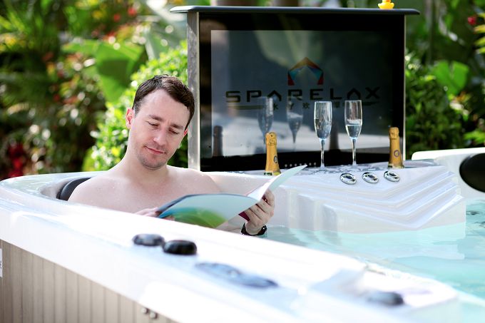 9A70 Party Spa
