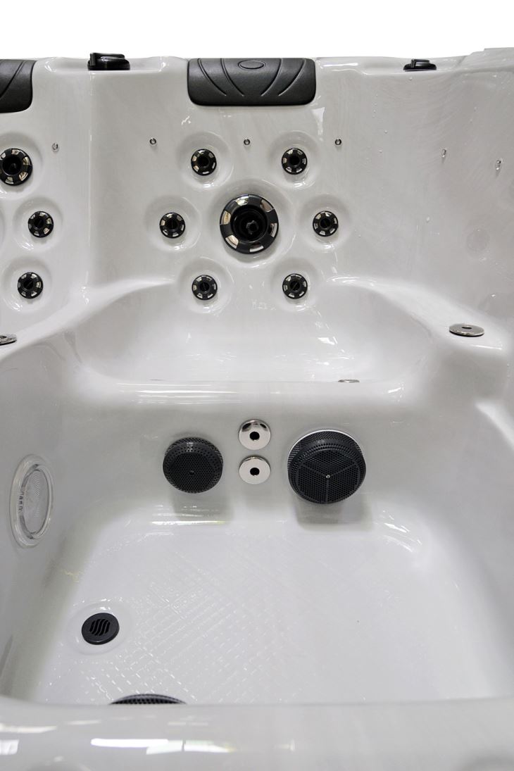 3A30 small hot tub