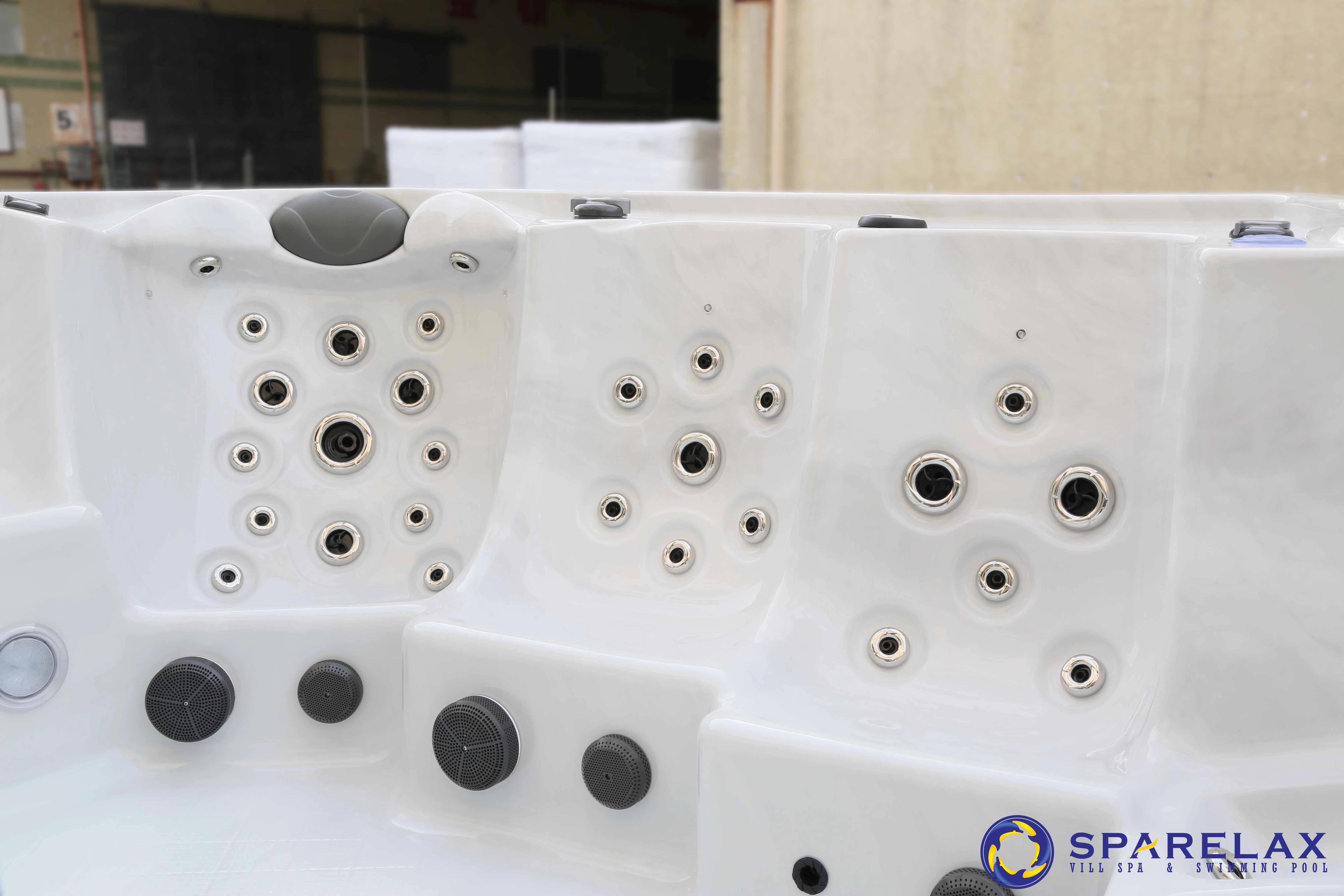 9 Adult jacuzzi details-10