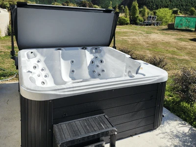 ¿Cómo reemplazar el reposacabezas de un jacuzzi?