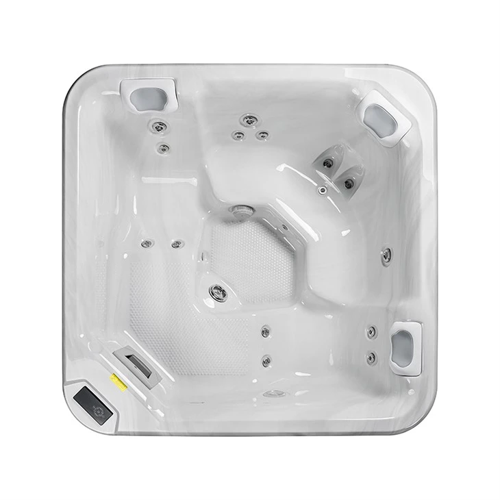 Habitación de hotel con bañera de hidromasaje para 5 personas